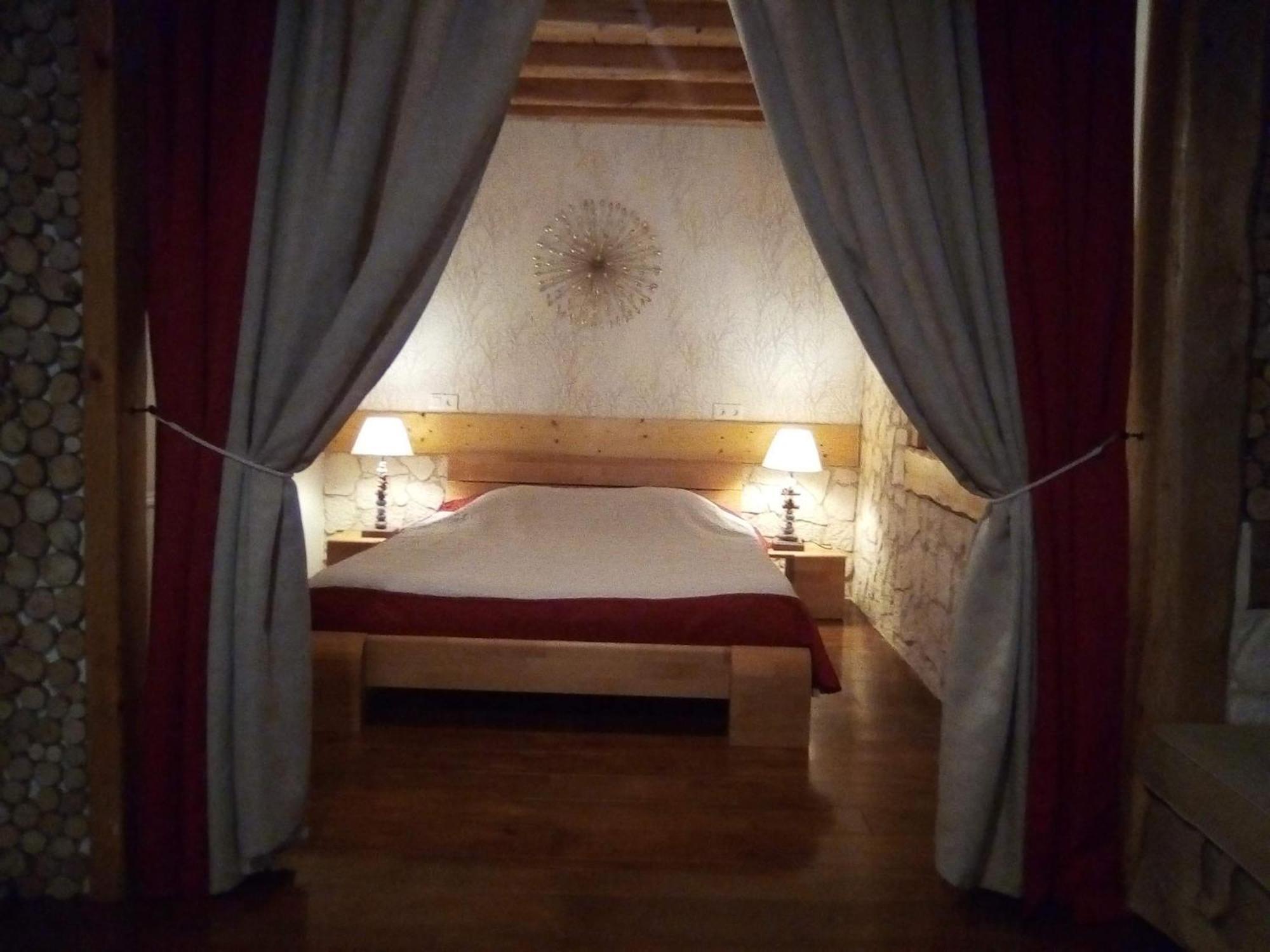 Le Domaine Des Papillons Hotel Beaujeu-Saint-Vallier-et-Pierrejux Exterior photo